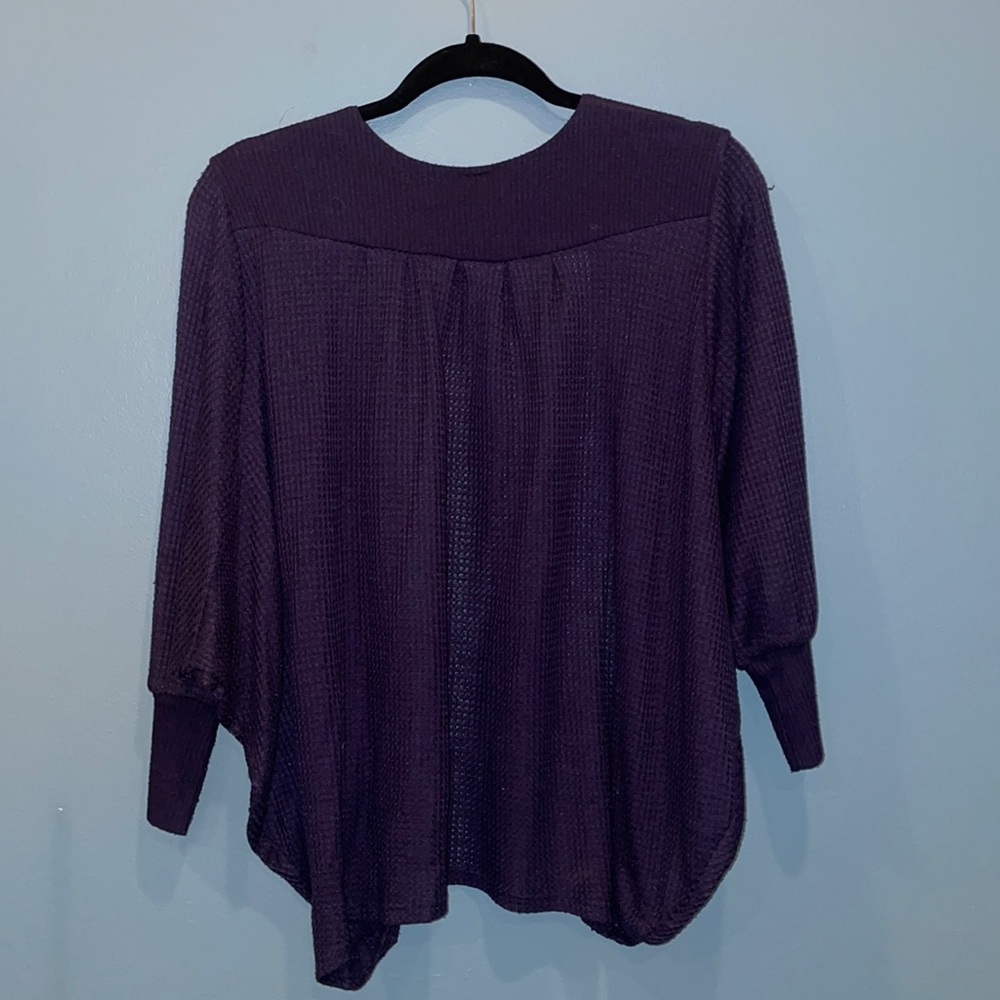 Drapery Sweater💥 - Picture 3 of 3